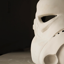 WP Stormtrooper Helmet. Un proyecto de Dirección de arte, Escenografía y Escultura de Paula Posadas Alvarez - 13.01.2017