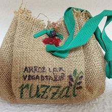 Identidad gráfica Ruzzal. Un projet de Br, ing et identité, Conception de produits, Design graphique , et Naming de Sonia de Viana - 11.04.2017
