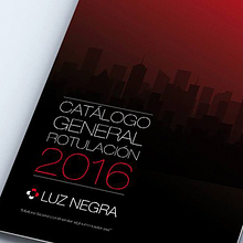 Luz Negra. Un proyecto de Diseño editorial y Diseño gráfico de Javi Unciti-Luna - 29.02.2016