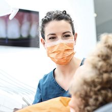 Clínica Dental ZOE. Br, ing, Identit, Editorial Design, and Web Design project by Buri ® - 02.01.2017