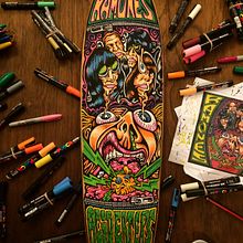 The Ramones - Acid Eaters Longboard. Hey! Oh! Let´s Go!. Un proyecto de Arte urbano, Artesanía, Bellas Artes, Caligrafía, Cómic, Dirección de arte, Diseño gráfico, Escritura, Fotografía, Ilustración tradicional, Packaging, Papercraft, Pintura, Serigrafía y Sound Design de Diego Jimenez - 01.02.2017