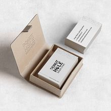 Donut hole Universe. Projekt z dziedziny Projektowanie graficzne, Web design i Fotografia użytkownika Belen Navarro - 09.02.2017