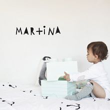 Letters _vinilos decorativos infantiles_diseño de lettering y packaging. Calligraph, Design, Interior Design, T, and pograph project by Cristina Romero - 09.14.2016