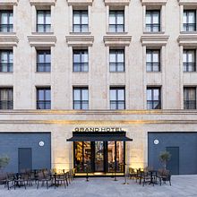 GRAND HOTEL. Un proyecto de Arquitectura, Diseño de interiores y Fotografía de Álvaro Viera - 17.03.2016