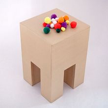 Artesanía en cartón: taburetes. Un proyecto de Artesanía, Arquitectura interior, Bellas Artes, Diseño, creación de muebles					, Escenografía y Papercraft de Mª José - 19.02.2017