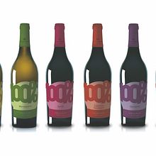 Proyecto Packaging. Vino Vegamar Selección. Realizado en Máster de Diseño y Comunicación Gráfica . Een project van Grafisch ontwerp y Packaging van MARIA JOSÉ JARQUE - 09.08.2017
