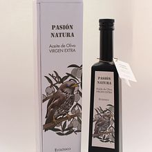 Packaging. Aceite de oliva Virgen Extra. Proyecto realizado en Máster de Diseño y Comunicación Gráfica. Een project van Grafisch ontwerp, Traditionele illustratie y Packaging van MARIA JOSÉ JARQUE - 09.08.2017