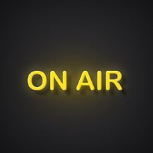 Cursos de locución en radio. Un proyecto de Br, ing e Identidad y Diseño Web de Mónica Fernández - 14.03.2016