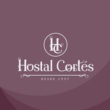 Hostal Cortés. Br, ing, Identit, Web Development, Graphic Design, Web Design, Photograph, and UX / UI project by Ankaa Studio - 04.27.2017