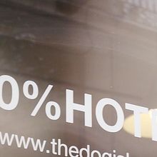 The Dog Its hot - Video coorporativo  . Video proyek oleh Nacho Marmol - 05.12.2017