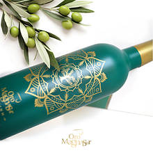 Diseño de botella Premium | Aceite de Oliva Virgen Extra . Un proyecto de Diseño de producto y Diseño gráfico de Leónnidas - 21.06.2017