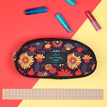 Cartucheras. Projekt z dziedziny Pattern design, Trad, c i jna ilustracja użytkownika Laura Varsky - 13.07.2017