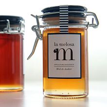 La melosa. Br, ing, Identit, Editorial Design, and Packaging project by Beatriz Costo - 07.17.2017