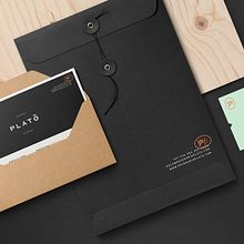 Plató. Un progetto di Br, ing, Br, identit, Web development, Direzione artistica, Design, Design editoriale, Graphic design, Web design e Naming di Treceveinte - 06.07.2017