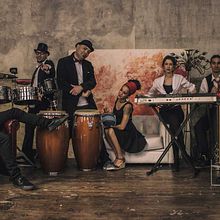 Bloco Disloko - El Tumbao de mi Vecina (Video). Video project by Jose Maria Calsina Val - 06.14.2017