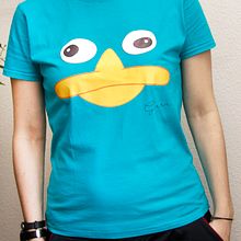 Camiseta. Design, Product Design, Graphic Design, and Vector Illustration project by Marta Gutiérrez González - 05.08.2017