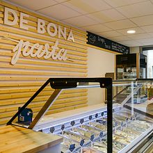 De Bona Pasta. Un progetto di Br, ing, Br, identit, Direzione artistica e Graphic design di Marta Portales - 13.08.2017