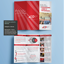 Tríptico Periodismo Libre e Informado. Editorial Design, and Graphic Design project by Constanza Lefno Blanco - 10.13.2015