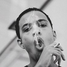 ENZO and his cigarette. Un projet de Photographie de Matilda was here - 21.08.2017