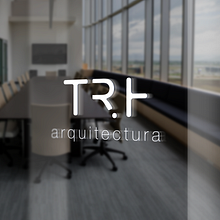 TRH arquitectura. Graphic Design project by Melanie Mercer - 08.29.2017