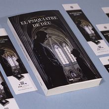 Diseño Editorial (El psiquiatre de Déu). Un proyecto de Diseño editorial, Diseño gráfico y Fotografía de Miki Emes - 30.08.2017