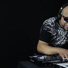 Escuchen los Novatos | Dj Douglas. Un projet de Animation, Musique, Production audiovisuelle , et Vidéo de Johana Gao Chung - 31.08.2017