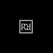 Reaper Studios. Br, ing, Identit, Product Design, Graphic Design, Design Management, and Signage Design project by Pedro Pérez Mendoza - 09.03.2017