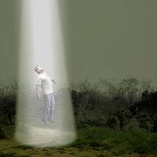 Alien Abduction. Un progetto di Fotografia di Gabriel Leandro - 06.10.2017