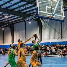 Clinica Podologica Arnaiz Avilés Sur vs Sanfer - 1ª Nacional Baloncesto Asturias. Un proyecto de Fotografía de coudlain - 22.10.2017