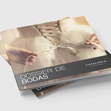 Dossier Bodas para Catalonia Hotels. Editorial Design project by Lidia Feliz - 10.22.2017