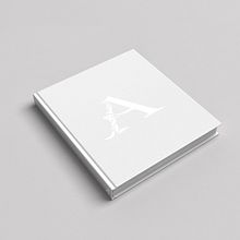 Libro Super Yate "A". Un progetto di Direzione artistica, Design editoriale e Graphic design di Israel Soliz - 06.11.2017