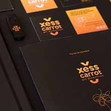 Xess Carrot | Self Branding. Un proyecto de Br, ing e Identidad, Cop, writing, Dirección de arte, Diseño, Diseño gráfico, Packaging, Papercraft y Tipografía de Xess Molina Gil - 02.04.2017