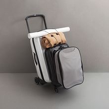 Bugaboo Luggage para CBDA. Direção de arte, Fotografia, Stop Motion, e Vídeo projeto de Mina Barrio - 14.11.2017