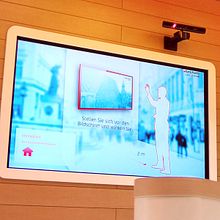 Bank Austria Kinect. Un projet de Design d'interaction, UX / UI, Direction artistique, Design  , et Multimédia de Andres Rigo - 28.11.2017