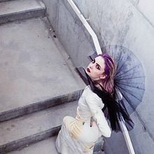 Editorial de moda sobre la estatua madrileña del Ángel Caído.  . Fotografi proyek oleh Marta Morales - 11.28.2017