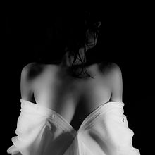 Half-naked. Un progetto di Fotografia di Moi Montaño - 02.12.2017