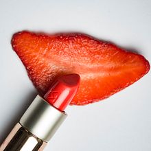 DISEÑOS FOTOGRÁFICOS EN TONOS ROJOS. ALIMENTOS Y OBJETOS HUMANIZADOS . Fotografi proyek oleh Marta Morales - 05.06.2017