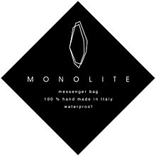 Direction and design for the messenger bag Monolite. Un projet de Design graphique et Illustration vectorielle de Flavio Ventre - 08.11.2012