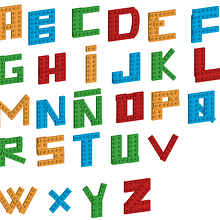 Lego Typography. Un proyecto de Bellas Artes, Diseño gráfico, Ilustración tradicional, Ilustración vectorial, Lettering y Tipografía de Lucía Bretón - 14.12.2017