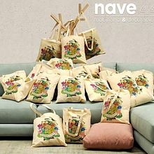 Diseño ilustración bolsas promocionales de Nave 44 decoración . Un progetto di Belle arti, Direzione artistica, Design, Product design, Illustrazione tradizionale e Pubblicità di Javier Navarro Romero - 04.01.2017