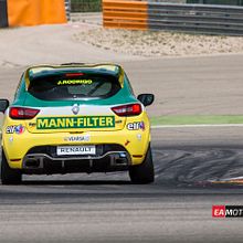 Reportaje audiovisual Renault Sport Clio Cup Motorland 2017. Un proyecto de Cine, vídeo y televisión de Manuel Gil López - 05.08.2018