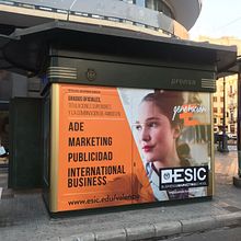 Campaña exterior ESIC Valencia 2017. Un progetto di Graphic design di Adrián Hevia - 17.01.2018