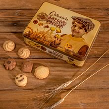 Packaging Biscuits Galicia. Un proyecto de Br, ing e Identidad, Dirección de arte, Diseño, Diseño de producto, Diseño gráfico, Ilustración tradicional y Packaging de Cristina de Blas Dilla - 18.01.2018