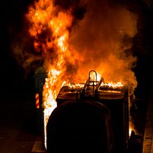 22/01/2018 Incendio de contenedor en Perchera/La Braña (Nuevo Gijón), Gijón – Asturias. Un proyecto de Fotografía de coudlain - 22.01.2018