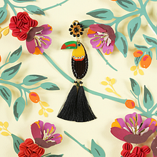 Aves del paraiso . Un progetto di Design editoriale, Illustrazione tradizionale e Papercraft di Diana Beltran Herrera - 29.01.2018