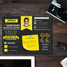 Portfolio Community Manager. Un proyecto de Br, ing e Identidad, Diseño e Ilustración tradicional de Mercedes Núñez de Castro - 31.01.2018
