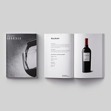 Marca, branding, editorial y packaging para Arbocala. Un proyecto de Diseño gráfico, Packaging y Diseño editorial de Guillermo Castañeda - 04.02.2018