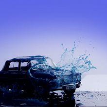 Coche azul. Photograph project by Isabel Latorre Zorzano - 02.15.2018