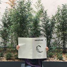 Revolver. Un proyecto de Diseño editorial de Marta Castillón - 26.01.2018