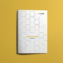 Catálogo exposición + Save the date. Un proyecto de Dirección de arte, Diseño, Diseño editorial y Diseño gráfico de Olga Rero - 26.02.2018
